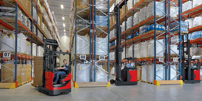 What is a Reach Truck and Do You Need One? | Blog